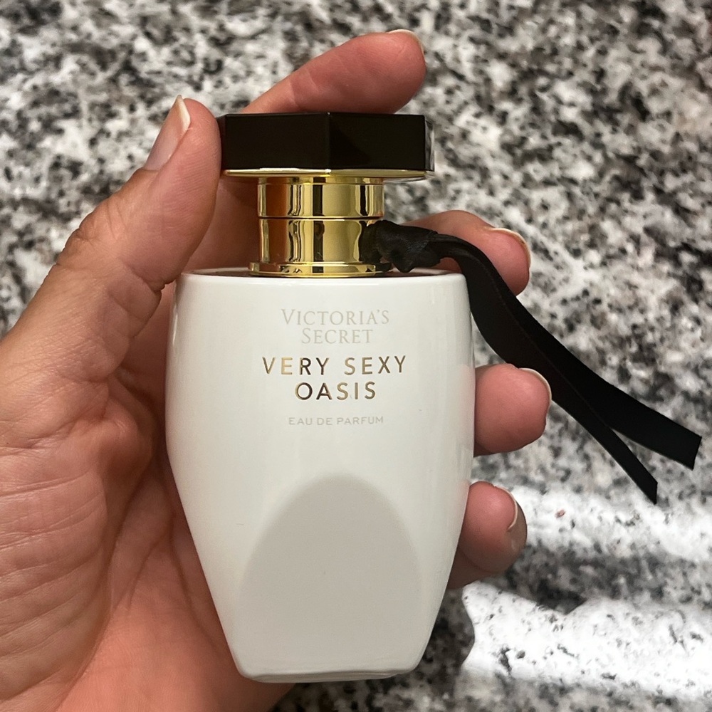 Victoria's Secret Very Sexy Oasis Perfume  75% full